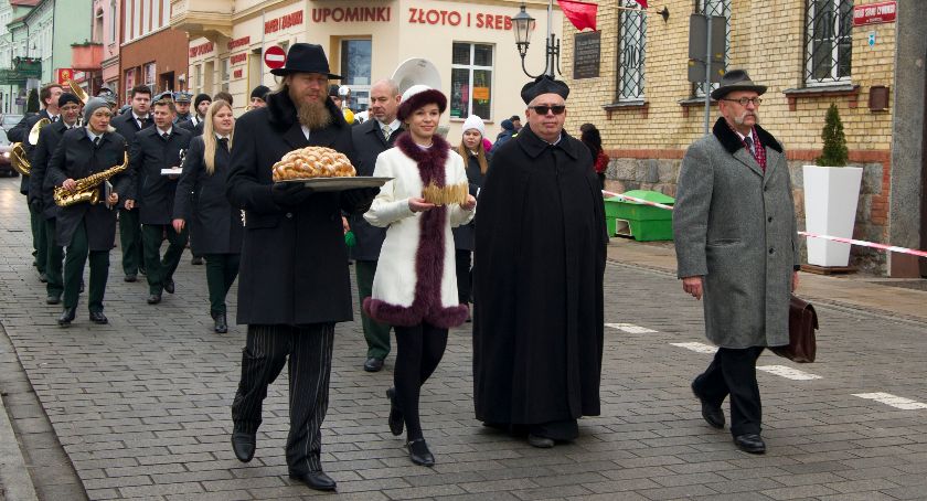 100-lecie powrotu Świecia do macierzy. Ułański klimat czuć było na Dużym Rynku [ZDJĘCIA]