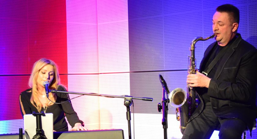 Kameralny koncert Piano & Sax w klubokawiarni przyciągnął sporo ludzi [ZDJĘCIA]