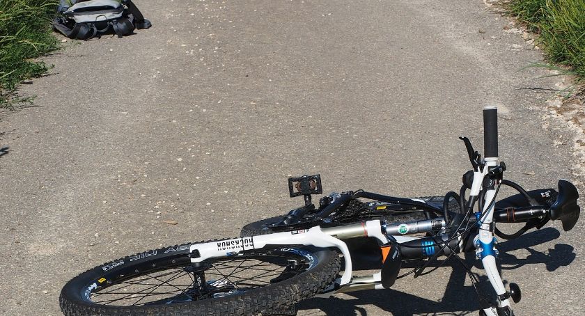 11-letni rowerzysta trafił do szpitala. Wjechał pod koła samochodu