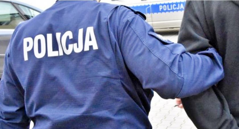 W Warlubiu motocyklista uciekał przed policją i uderzył w radiowóz. Miał trzy promile 