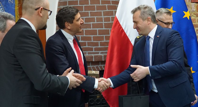 Do Świecia trafi nowy wóz strażacki z drabiną. Podpisano już umowę