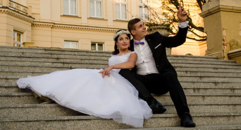 Sylwia Witkowska-Sak i Michał Sak to przykład miłości, która wyrosła z przyjaźni. Od zawsze są związani z Pruszczem i nie planują tego zmieniać [DUŻO ZDJĘĆ]