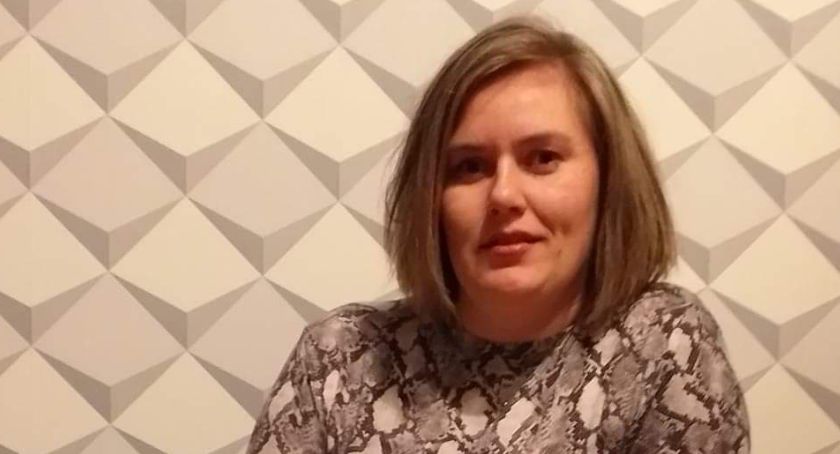 Sołtys Katarzyna Wróbel uwielbia pogaduchy z rodziną i ich wspólne spędzanie czasu. W wolnym czasie zajmuje się robótkami ręcznymi, które wciągają ją na maxa