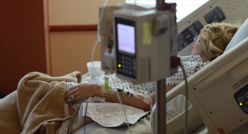 Szpital w Świeciu jest otwarty, wykonuje planowe badania. Gdzie dzwonić? Jakie zasady obowiązują?