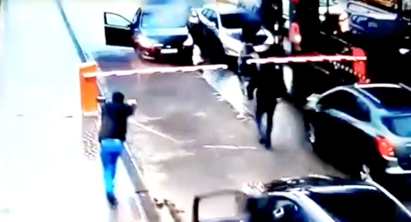 Zatrzymanie złodziei na autostradzie A1. Zobacz wideo ze spektakularnej akcji policji