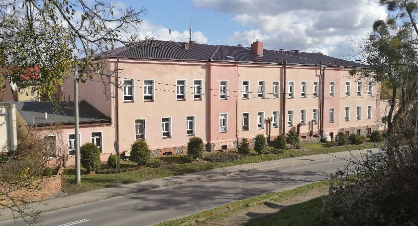 Kurator Marek Gralik o obowiązku zdalnej nauki. Uczniowie może Was to zainteresować