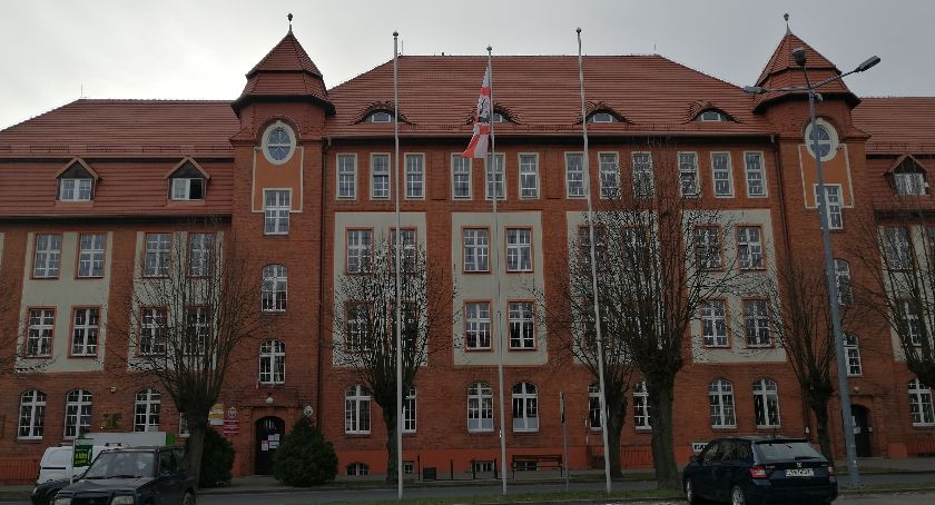 Uruchomiono całodobową infolinię dotyczącą koronawirusa. Urzędnicy Starostwa Powiatowego odpowiadają na pytania