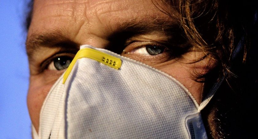 Stan epidemii w kraju, 14 chorych w województwie. 30 tysięcy złotych za złamanie kwarantanny