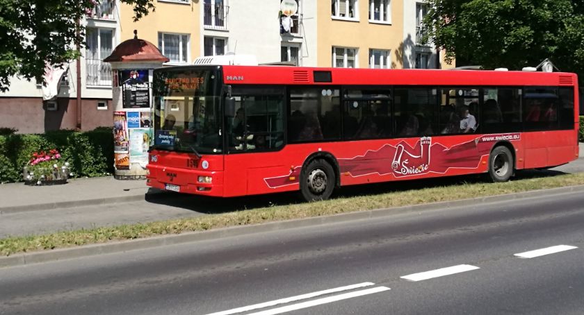 Burmistrz uruchamia dodatkowe kursy, żeby w autobusach nie było tłoku
