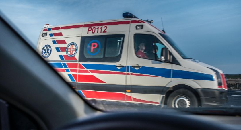 Wypadek na terenie gminy Nowe. Jedna osoba została przetransportowana do szpitala