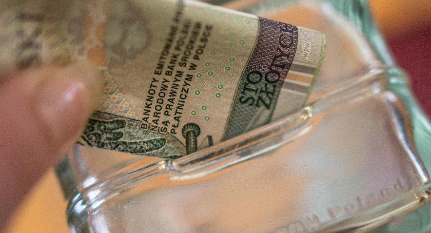 Skarbonki w sklepach. Proboszcz ze Świekatowa prosi o wsparcie