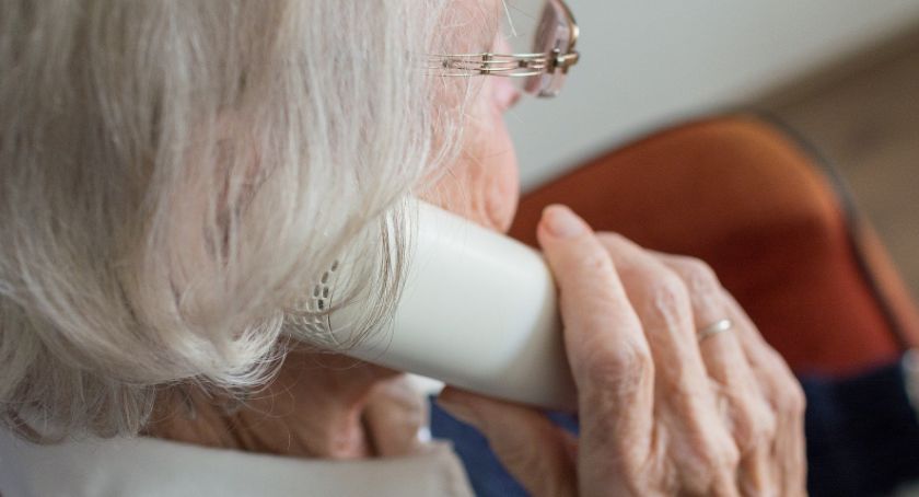 Rośnie zainteresowanie zakupami przez telefon w GS Pruszcz. Oferta została rozszerzona