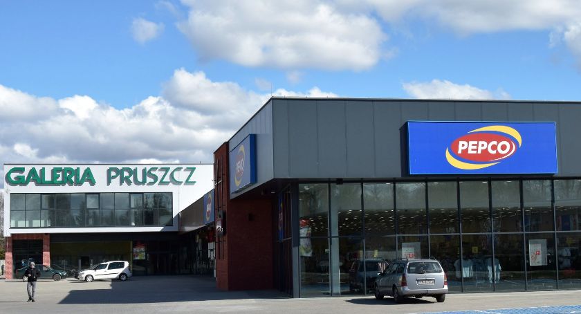 Galeria Pruszcz już funkcjonuje. Hucznego otwarcia nie było