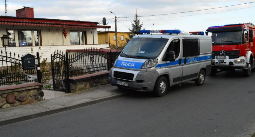 Wybuch pieca przy ulicy Tuwima w Świeciu. 39-letniego mężczyznę zabrało Lotnicze Pogotowie Ratunkowe [ZDJĘCIA]