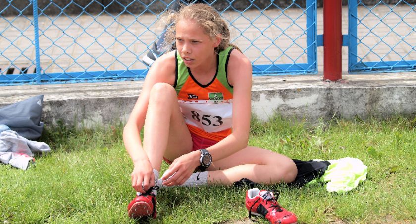 Alicja Barszcz z LUKS-u Serock potrafi cieszyć się bieganiem