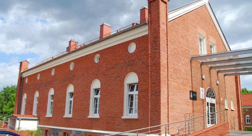 W sobotę pacjent uciekł z terenu Szpitala Psychiatrycznego. Szukali go policjanci i strażacy