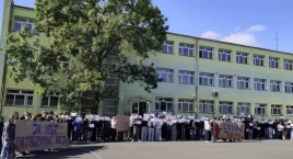Uczniowie przeciwko hejtowi. Pikieta pod ZSP