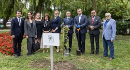 Posadzili jubileuszowy dąb. Ma pozostać trwałą pamiątką