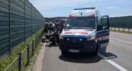 Motocyklista przewrócił się na autostradzie A1. Ranny trafił do szpitala