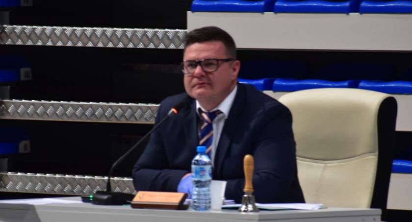Powiatowy pat, przewodniczący obraża radną