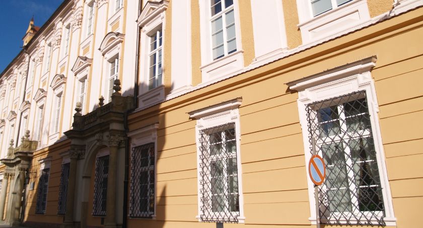 Muzea wznawiają działalność