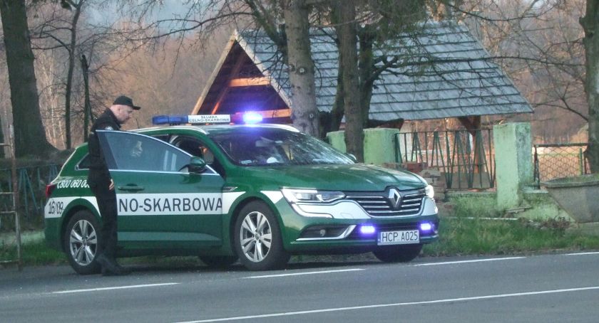 Kontrole na granicach do połowy czerwca 