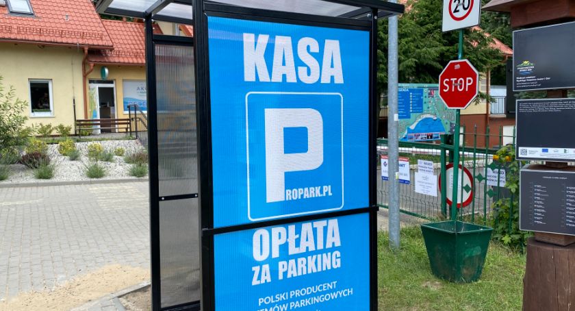Parking nad jeziorem płatny!