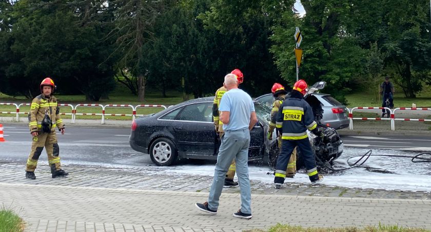 Nysa: Auto zapaliło się w trakcie jazdy 
