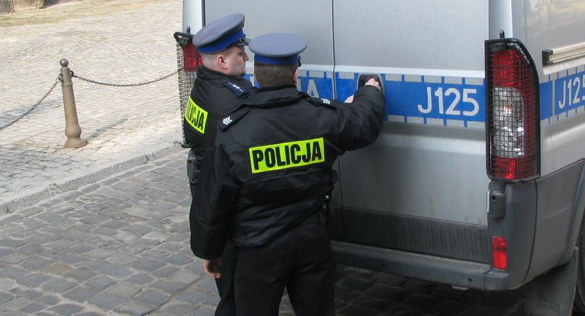 Przez wiele lat miał gwałcić siostry