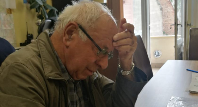 Ma łąkę, a płaci za drogę!