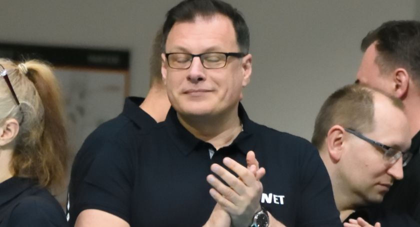 Władza się wyżywi. ARN przynosi milionowe straty, ale za to dobrze płaci 