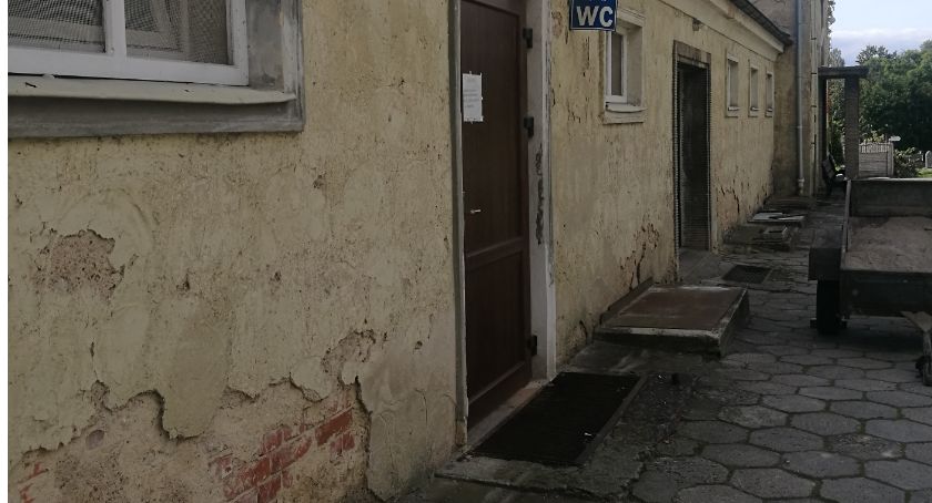 Kaplica na cmentarzu jerozolimskim. Po prostu wstyd!