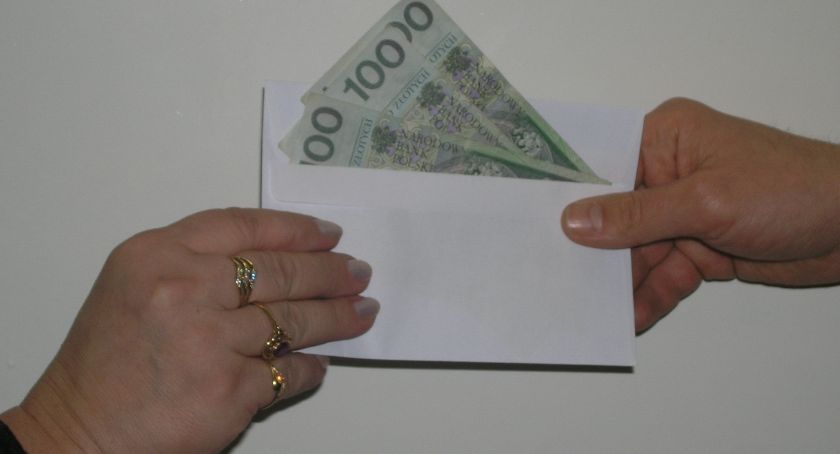Oszustwo na szczepionkę na koronawirusa. Ofiarą 85 - letnia nysanka 