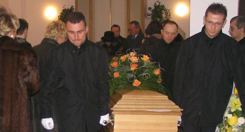 ZUS: Więcej zasiłków pogrzebowych