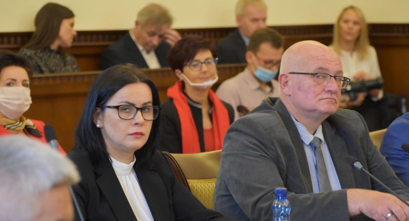 Powiat. W 2021 r. tylko jedna droga