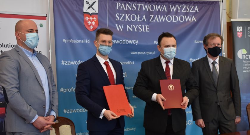 PWSZ i Mitsubishi Electric partnerami  