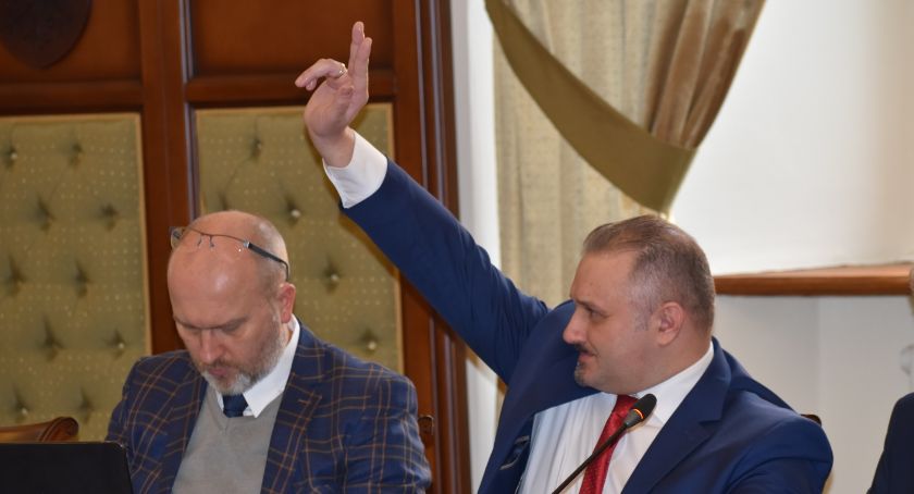 Stypendia dla studentów medycyny?