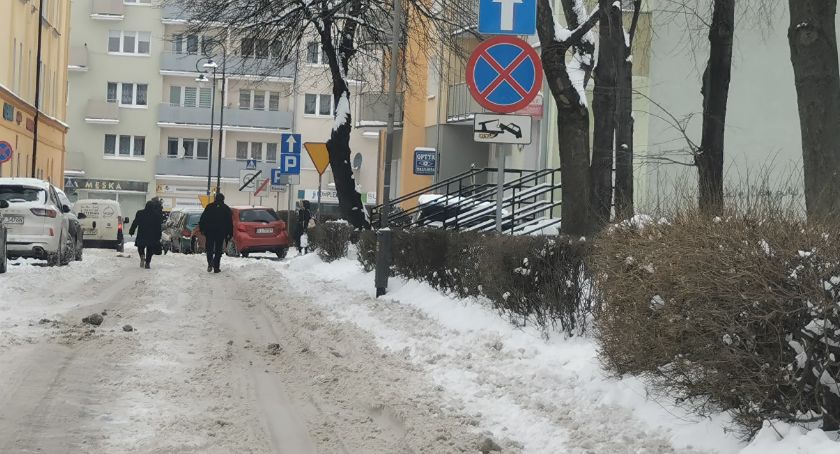 Kiedy gmina odśnieży chodniki? 