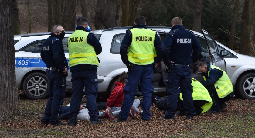 Pościg ulicami Nysy. Kierowcy nadal szuka policja 