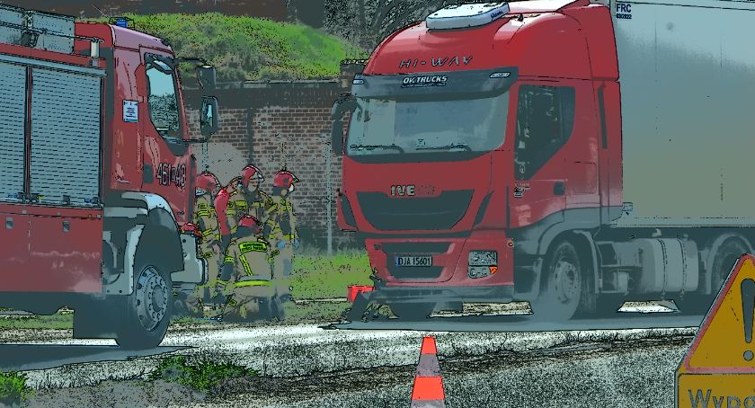 Zderzenie trzech samochodów [FOTO]