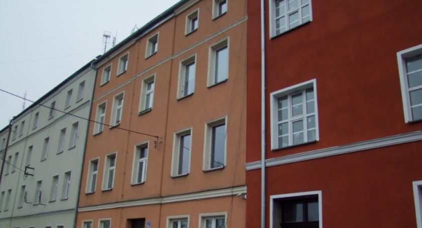 Wbił koledze nóż w plecy 