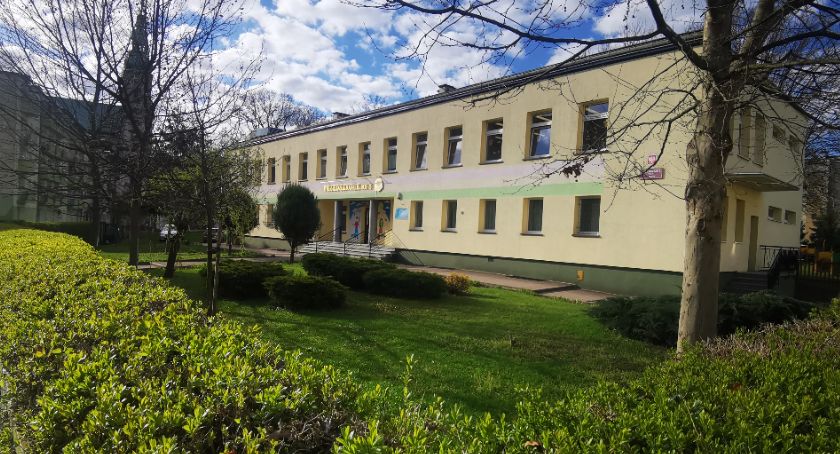 Przedszkolaki się nie liczą. Na placu zabaw powstanie budynek 