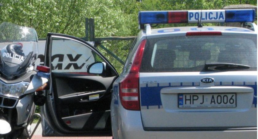 Kierowca ciężarówki znalazł zwłoki w samochodzie