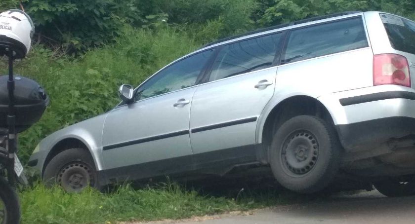 Głuchołazy. Kobieta wpadła do rowu