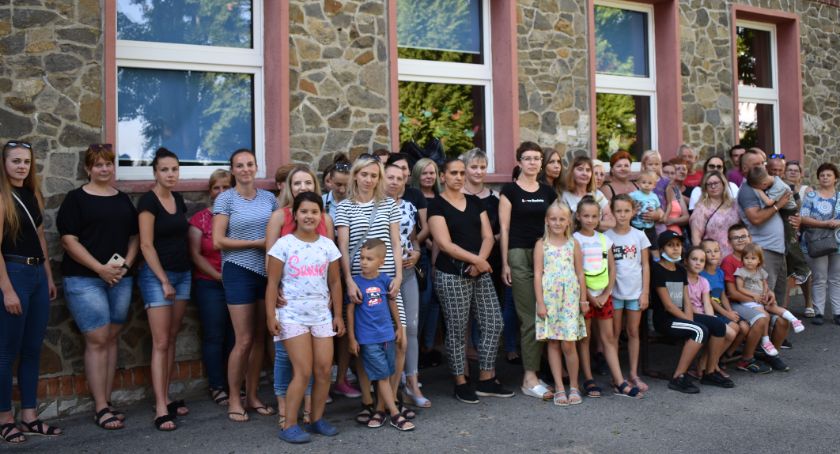 Szkoła w Karłowicach Wielkich. Likwidacja pod „osłoną wakacji”?