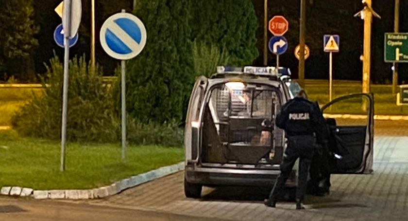 Zniszczył samochód na parkingu Vendo Parku