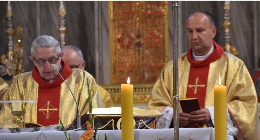 Zmiany w bazylice. Odchodzi ks. Mikołaj Mróz, przychodzi ks. Zbigniew Cieśla