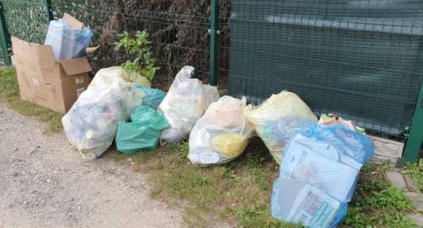 Skorochów. Worki czekają na Ekom
