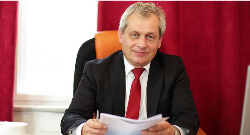 Wojewoda: W sprawie wyboru dyrektora Carolinum doszło do nieprawidłowości 