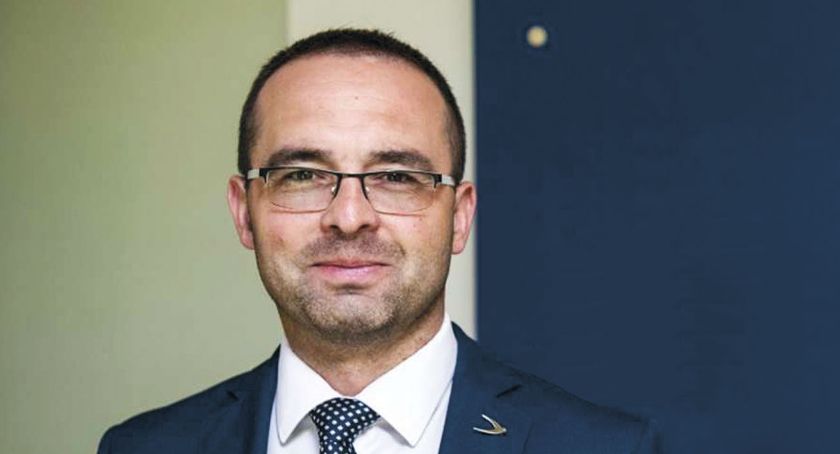Nie ma kontrowersji, jest obrona układu. Lider PiS o sprawie Carolinum 